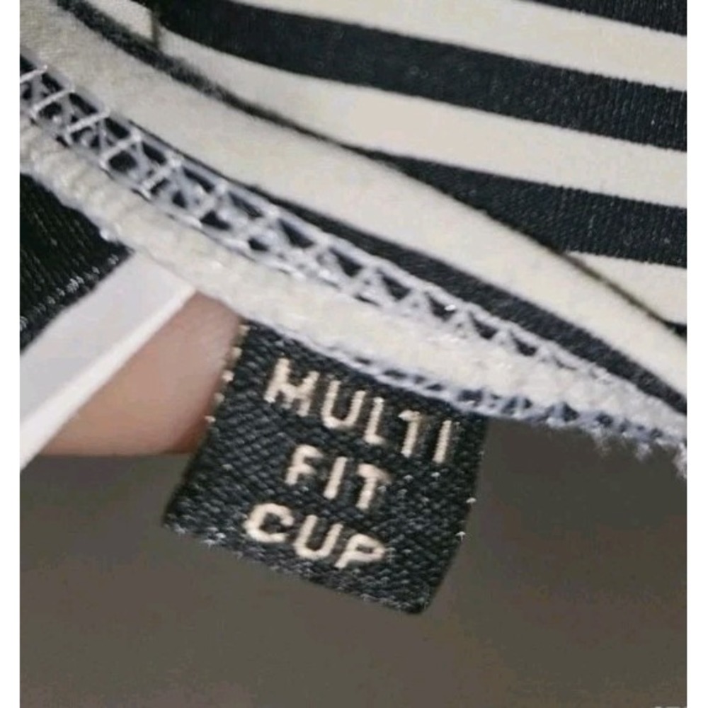 Nip‎ Tuck Swimsuit One Piece Size 8 Multi Fit Cup Rufflle Black & White Striped - Picture 4 of 5